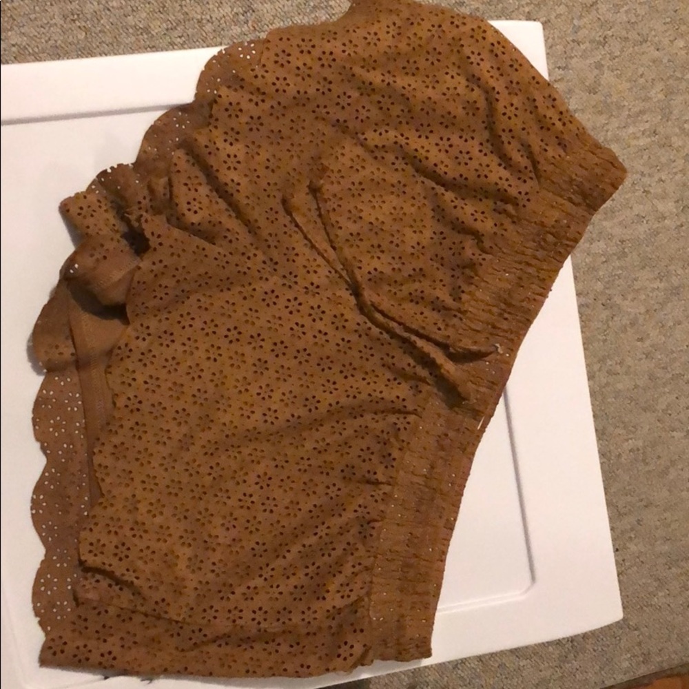 Patterned light brown shorts!